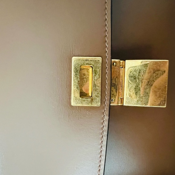 CELINE MEDIUM CLASSIC BAG IN BOX CALFSKIN CAMEL - Picture 14 of 17